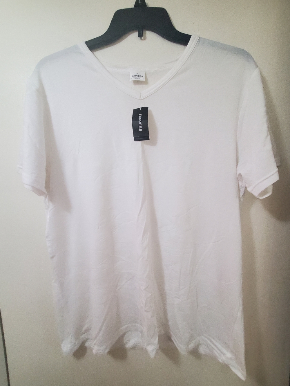 Express Men’s White V-Neck Tee - Short Sleeve Size XL